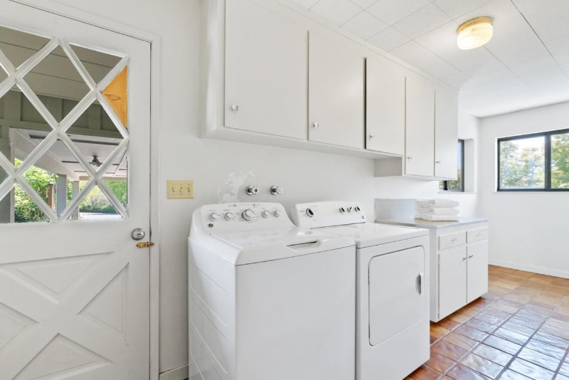 Building Photo - 115 Ortalon Cir