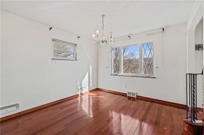 Building Photo - 149 Fairfax Rd