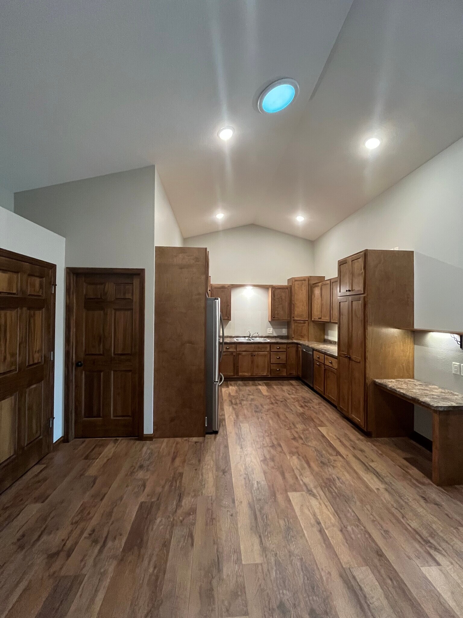 Building Photo - 704 E Wisconsin St