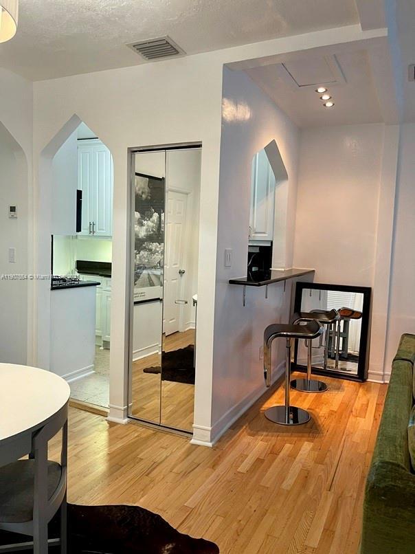 Building Photo - 750 Española Wy