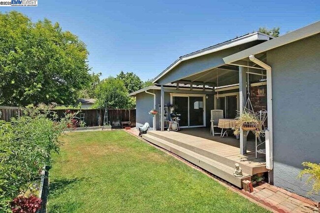 Building Photo - 775 Leland Way