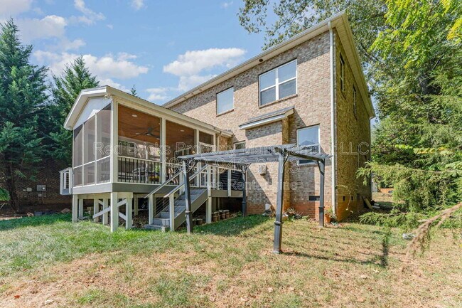 Building Photo - 139 Brackenbury Ln