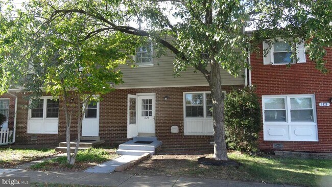 Building Photo - 1628 Fort Fisher Ct
