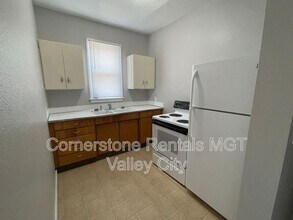Building Photo - 458 3rd St NE