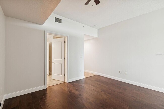 Building Photo - 101 S Eola Dr