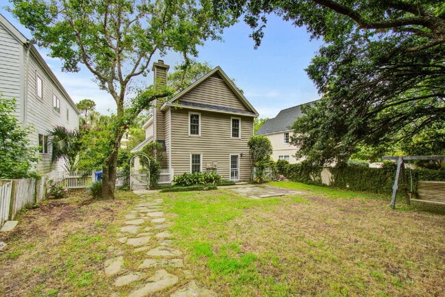 Building Photo - 978 Governors Rd