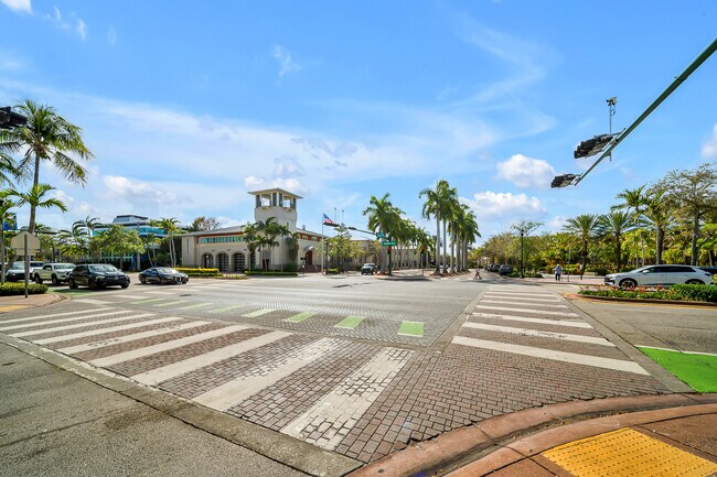 Building Photo - 555 Crandon Blvd