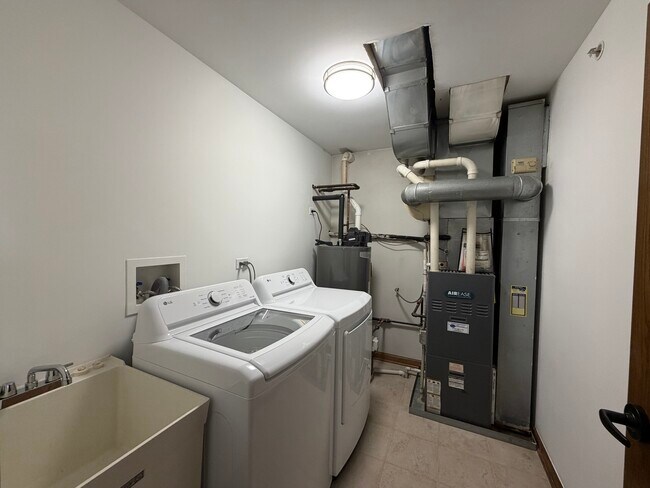 Building Photo - 2825 73rd Ave