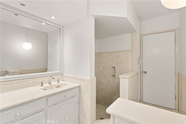 Building Photo - 21500 Arcos Dr