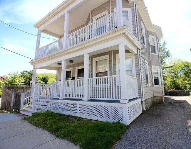 Building Photo - 420 Essex St