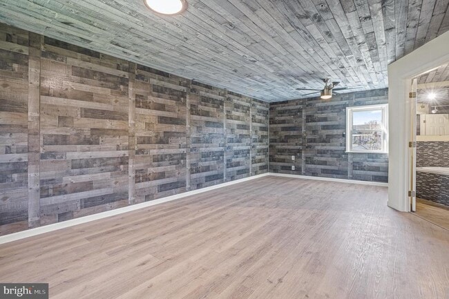 Building Photo - 312 N Hammonds Ferry Rd