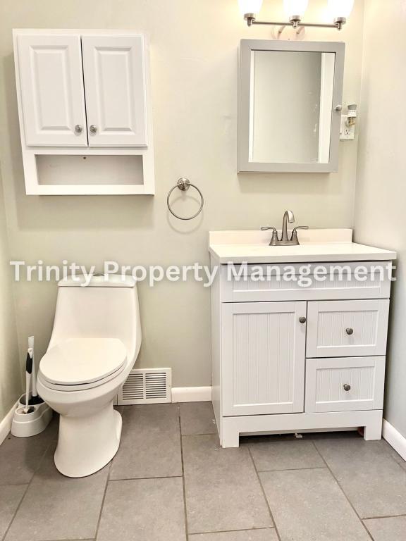 Building Photo - 1297 1/2 N 16th St