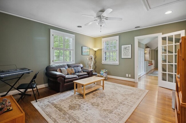 Building Photo - Extremely RARE opportunity in Green Hills