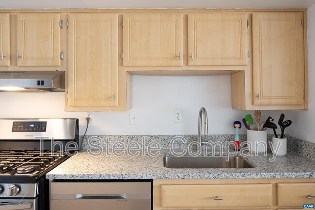 Building Photo - 164 Hessian Hills Way