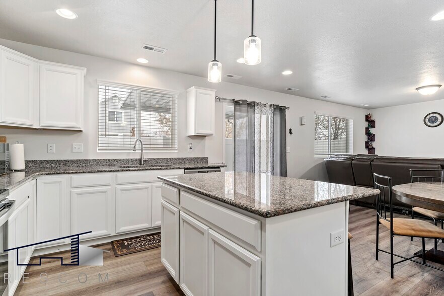 Building Photo - 2914 W 3885 S