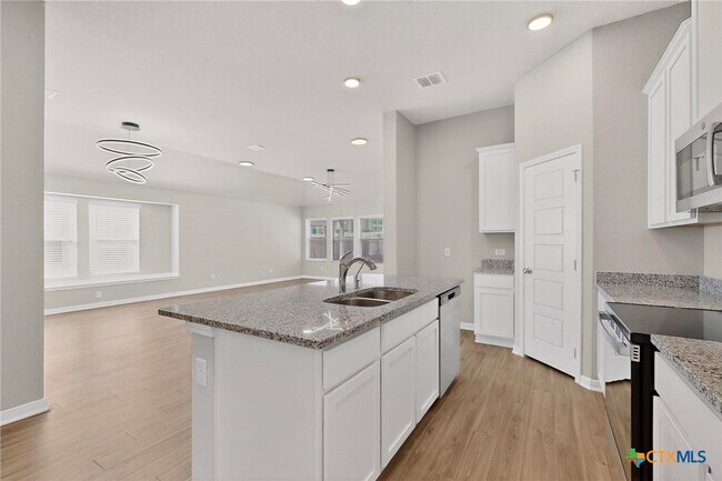 Building Photo - 1160 Water Valley