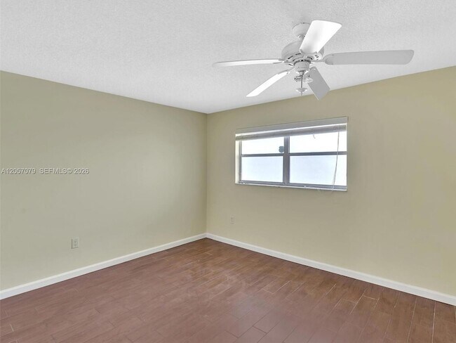 Building Photo - 3600 NE 170th St