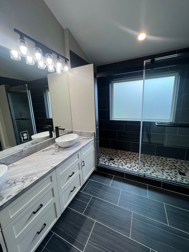 Building Photo - Stunning Kalispell Golf Course Home
