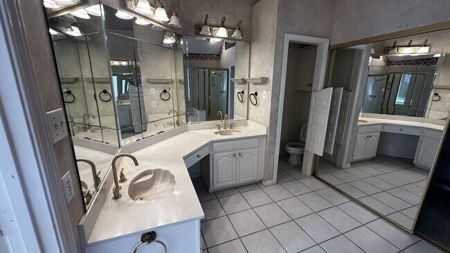 Building Photo - 18532 Bay Pines Ln