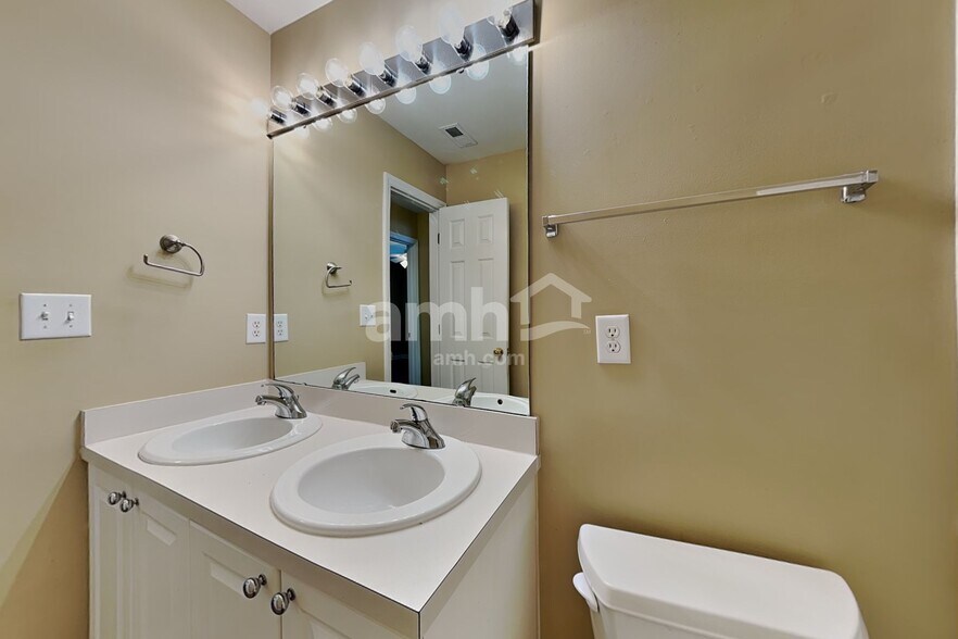 Building Photo - 244 Sarazen Dr