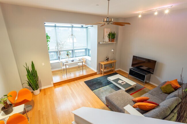 Building Photo - 689 Marin Blvd