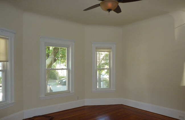 Building Photo - 39 Hall Ave