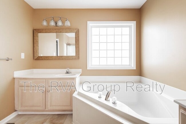 Building Photo - 10528 Runnymeade Dr