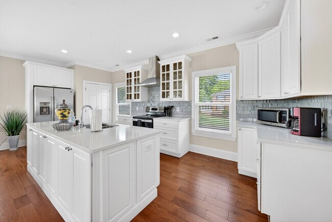 Building Photo - 415 Sassanqua Dr