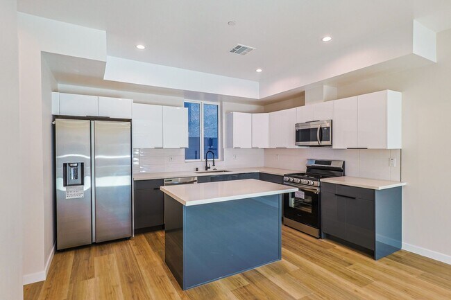 Building Photo - 5515 Glennie Ln