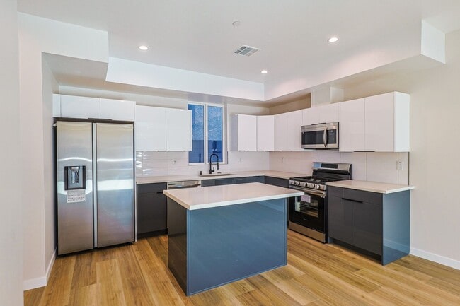 Building Photo - 5517 Glennie Ln