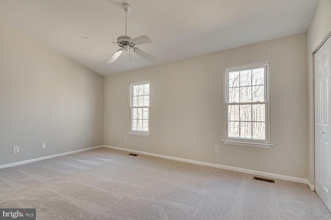Building Photo - 3 Bedroom 3.5 Bath 3 Level Townhome in Germantown
