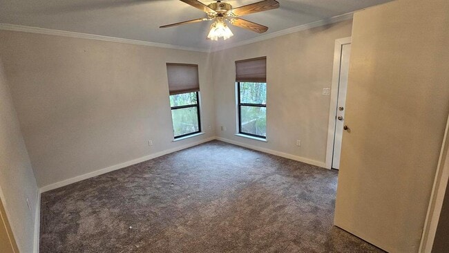 Building Photo - 4902 Westview Dr