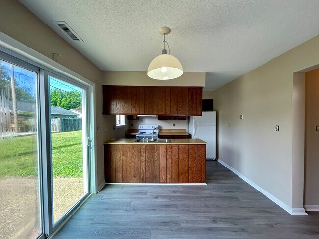 Building Photo - 509 Chownings Dr