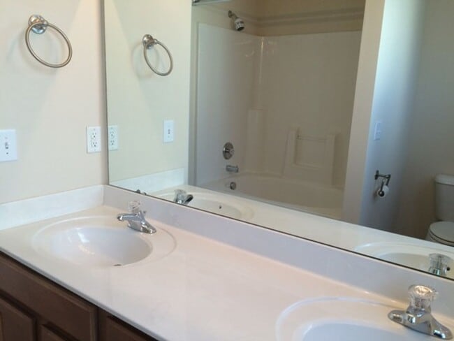 Building Photo - Prelease for January 2026!