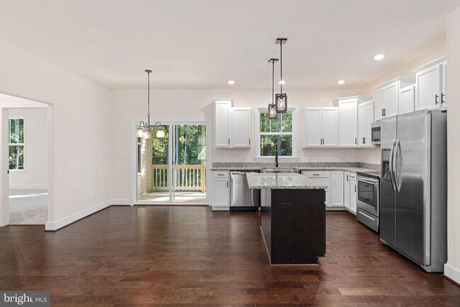 Building Photo - Adorable, Newer Home