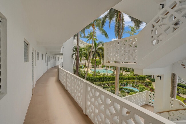 Building Photo - 2850 S Ocean Blvd