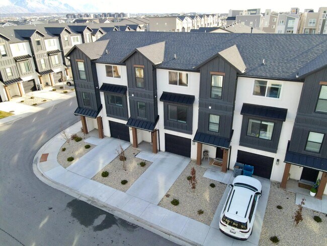 Building Photo - 638 E 360 S