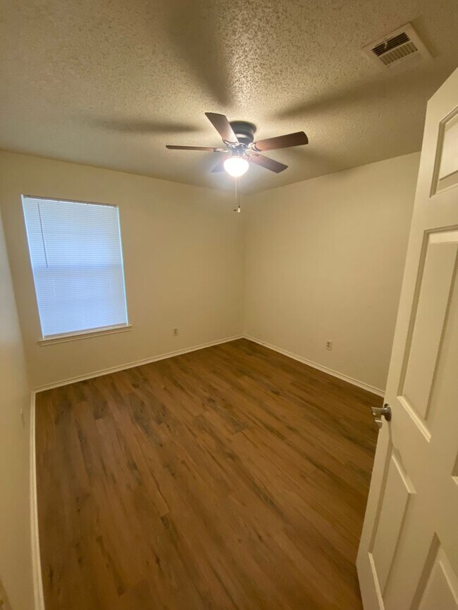 Building Photo - Nice Single Family Home in Cedar Hill