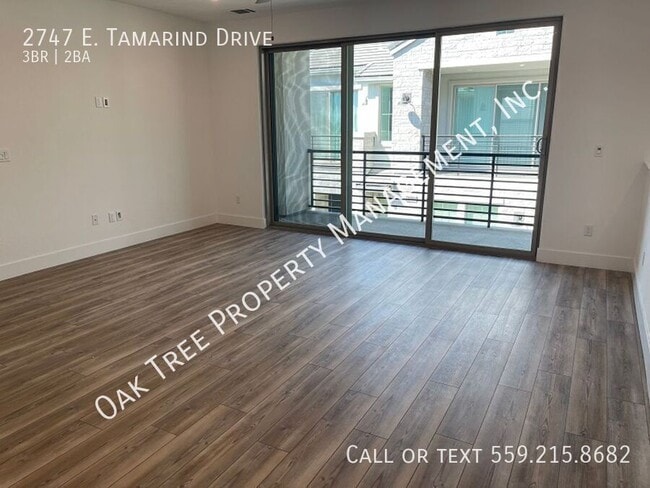 Building Photo - 2747 E Tamarind Dr