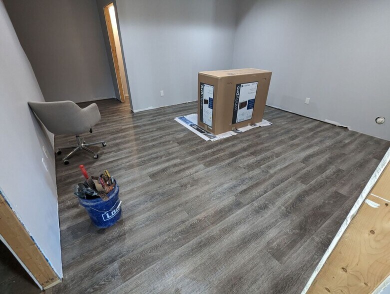 Building Photo - 151 Sunburst Villa Dr