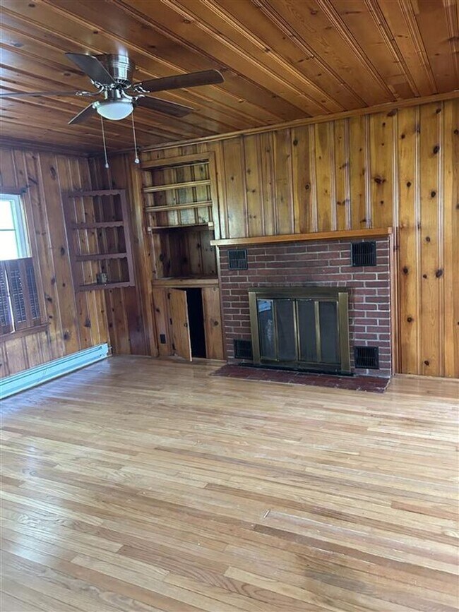 Building Photo - 10 N Second Street