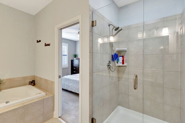 Building Photo - Immaculate Townhome in Dunes West