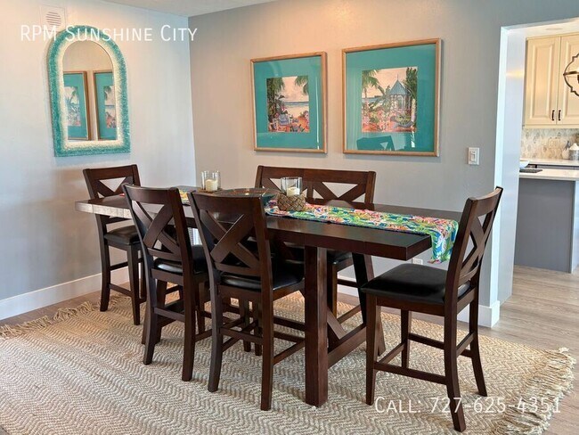 Building Photo - 10128 Yacht Club Dr