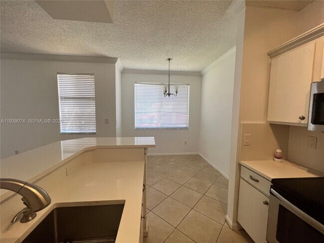 Building Photo - 1000 Scotia Dr