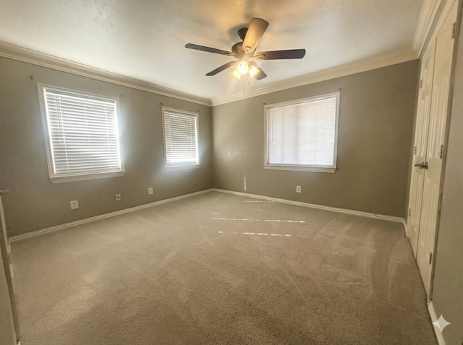 Building Photo - 3502 Michigan Ave