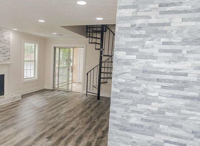 Building Photo - 410 Countryside Pl