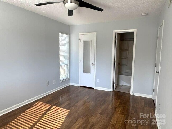 Building Photo - 3139 Heathstead Place