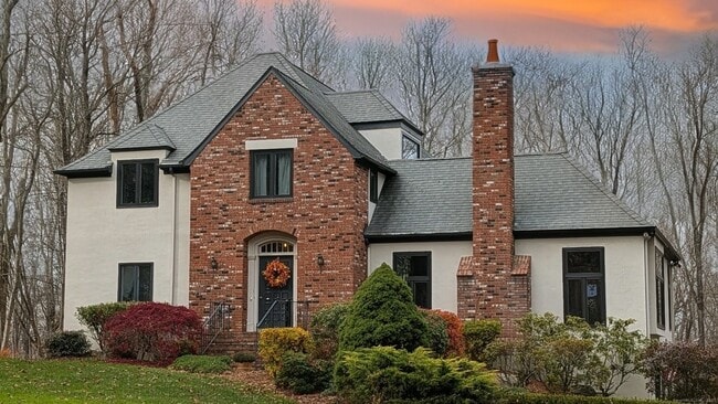 Building Photo - 40 Hull Pl