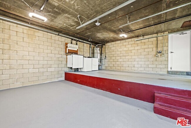 Building Photo - 2222 Bancroft Ave