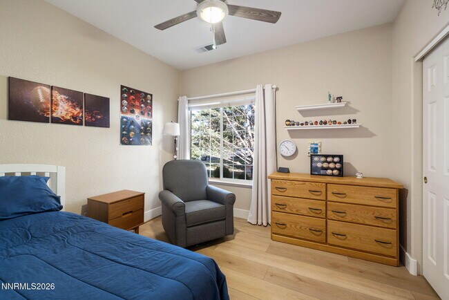 Building Photo - 10560 Vista Alta Dr